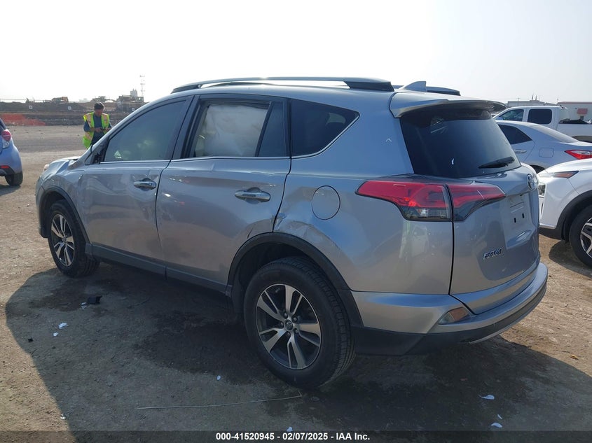 2018 TOYOTA RAV4 ADVENTURE/XLE - JTMWFREV5JD123725