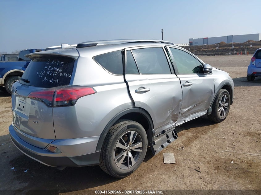2018 TOYOTA RAV4 ADVENTURE/XLE - JTMWFREV5JD123725