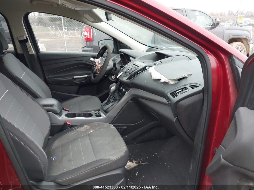 2014 FORD ESCAPE VIN: 1FMCU0GX2EUE10380