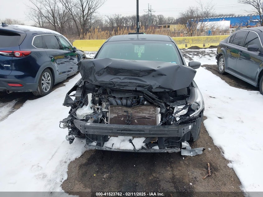 2018 KIA FORTE VIN: 3KPFL4A70JE195790