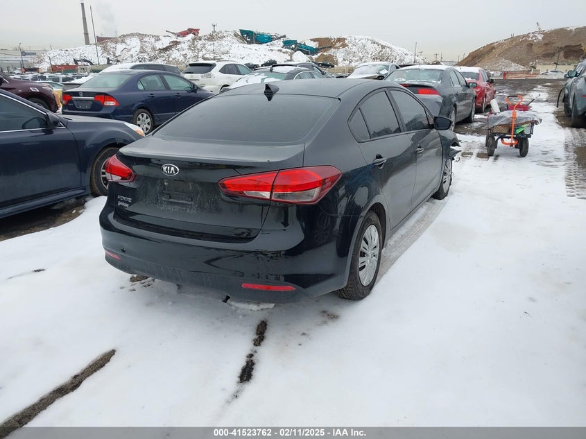2018 KIA FORTE VIN: 3KPFL4A70JE195790