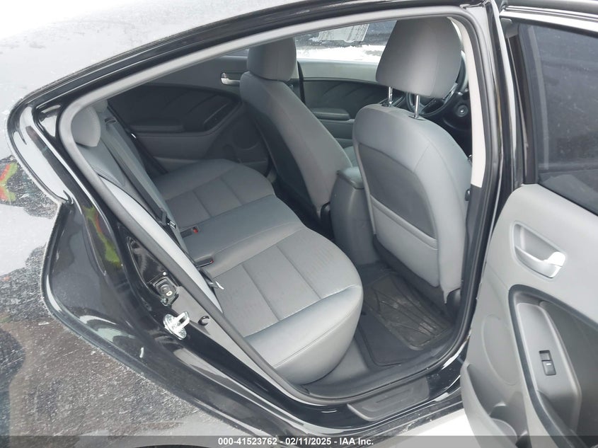 2018 KIA FORTE VIN: 3KPFL4A70JE195790