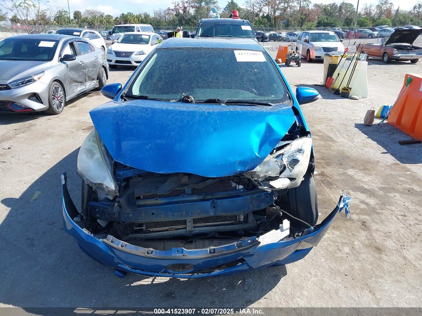 2013 TOYOTA PRIUS C VIN: JTDKDTB30D1548652