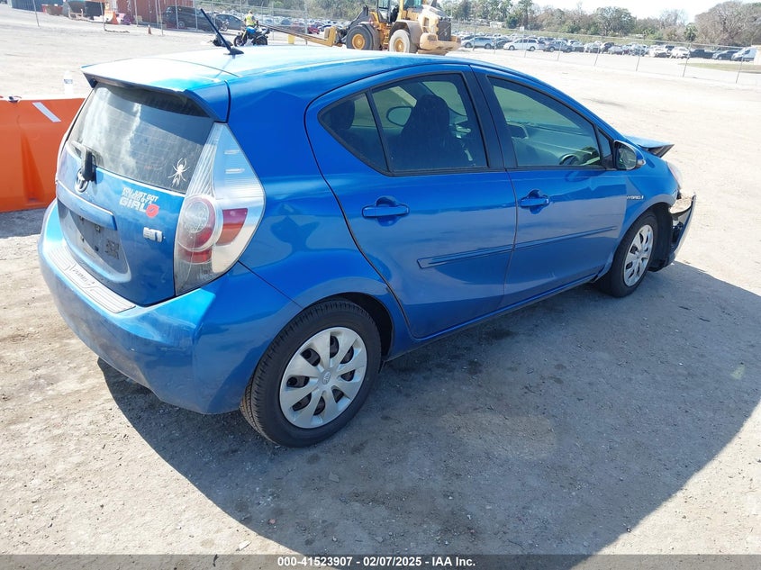 2013 TOYOTA PRIUS C VIN: JTDKDTB30D1548652