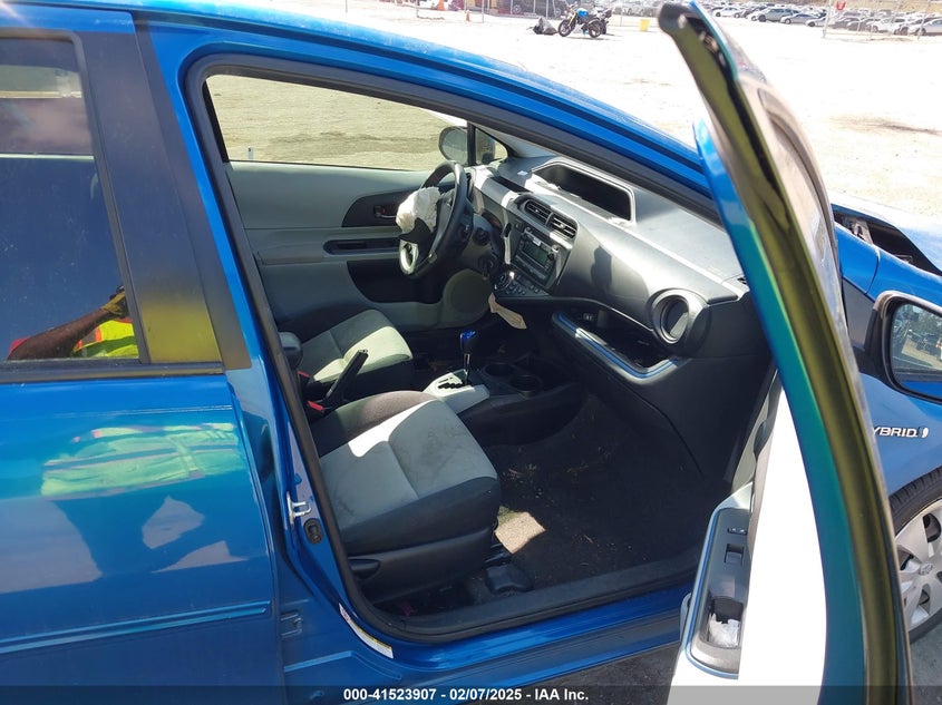 2013 TOYOTA PRIUS C VIN: JTDKDTB30D1548652