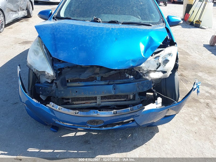 2013 TOYOTA PRIUS C VIN: JTDKDTB30D1548652