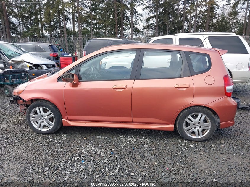 2008 HONDA FIT VIN: JHMGD38678S015462