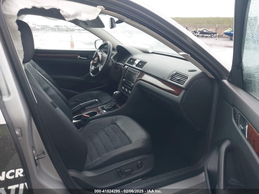 2013 VOLKSWAGEN PASSAT VIN: 1VWCN7A37DC095612