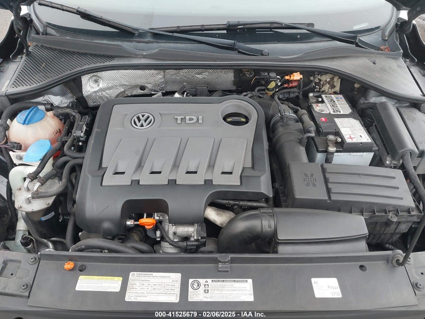 2012 VOLKSWAGEN PASSAT VIN: 1VWCN7A32CC068946