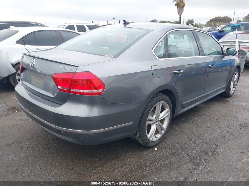 2012 VOLKSWAGEN PASSAT VIN: 1VWCN7A32CC068946