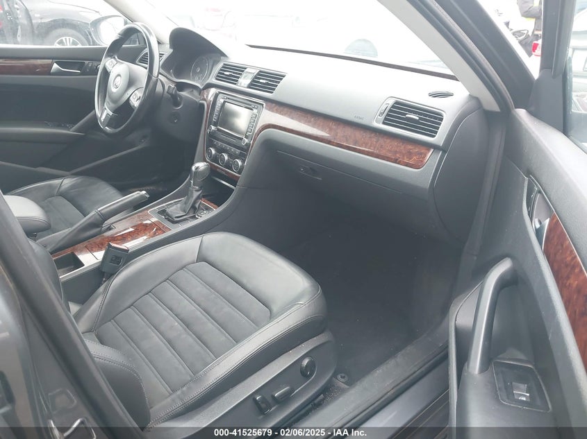 2012 VOLKSWAGEN PASSAT VIN: 1VWCN7A32CC068946