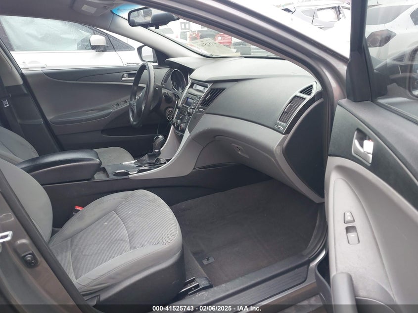 2014 HYUNDAI SONATA VIN: 5NPEB4AC7EH819520