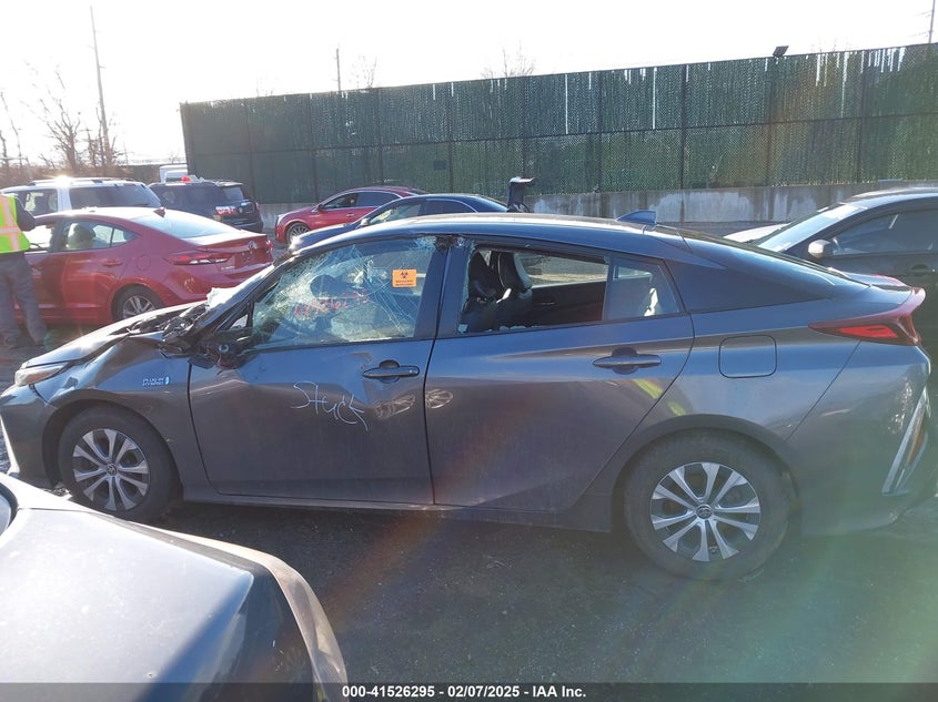 VIN JTDKAMFP1M3183950 2021 TOYOTA PRIUS PRIME XLE