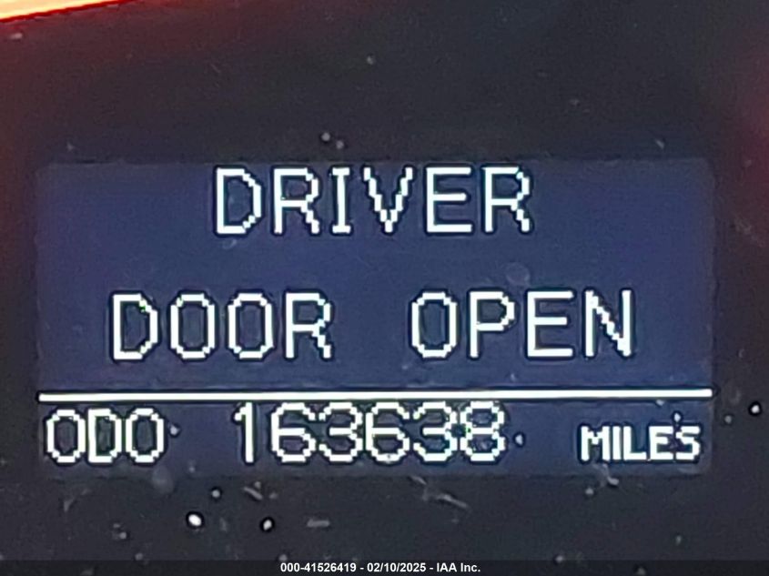 2011 Toyota Sequoia Platinum 5.7L V8 VIN: 5TDDY5G10BS048023 Lot: 41526419