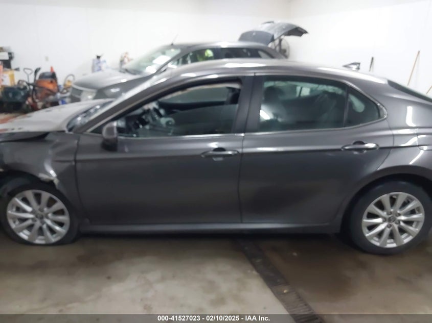 2019 TOYOTA CAMRY VIN: 4T1B11HK3KU762053