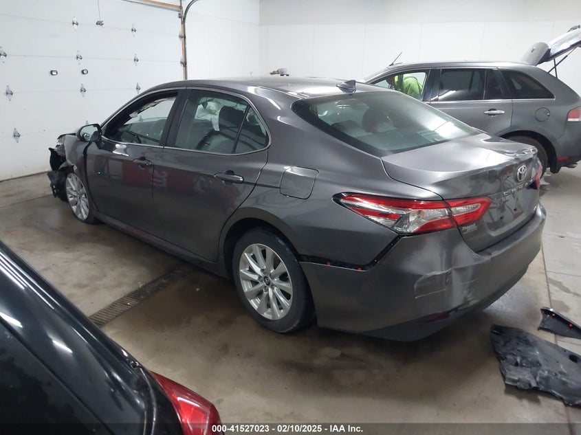 2019 TOYOTA CAMRY VIN: 4T1B11HK3KU762053