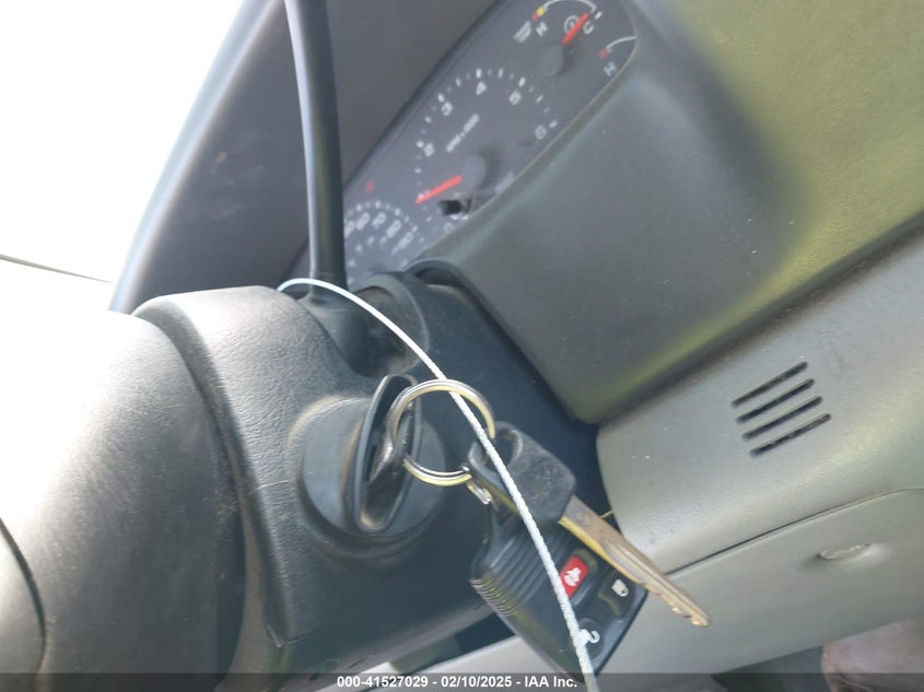 2004 Ford F-250 Lariat/Xl/Xlt VIN: 1FTNX21L84EA11231 Lot: 41527029