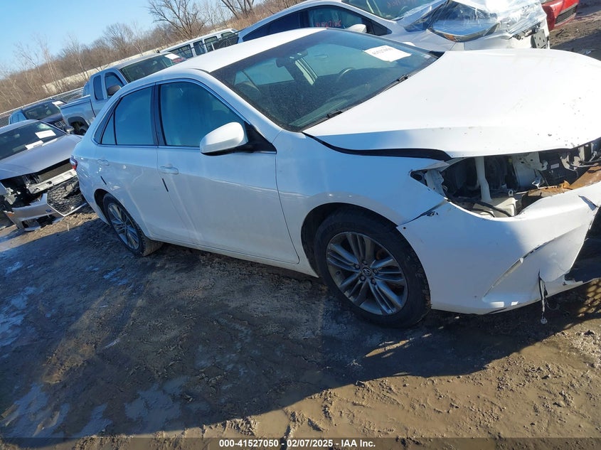 2015 TOYOTA CAMRY SE VIN: 4T1BF1FKXFU955472