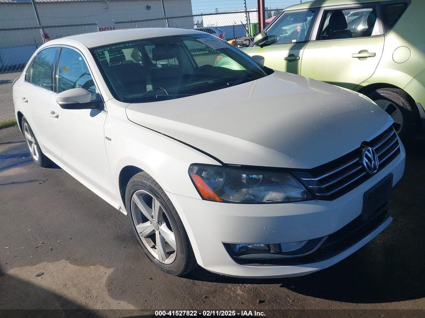 2015 VOLKSWAGEN PASSAT VIN: 1VWAT7A3XFC109969