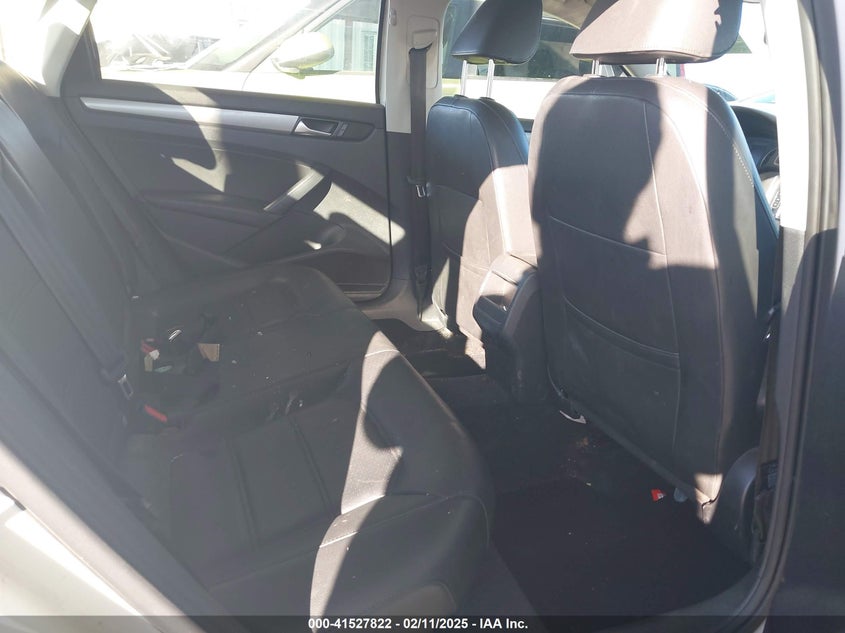 2015 VOLKSWAGEN PASSAT VIN: 1VWAT7A3XFC109969