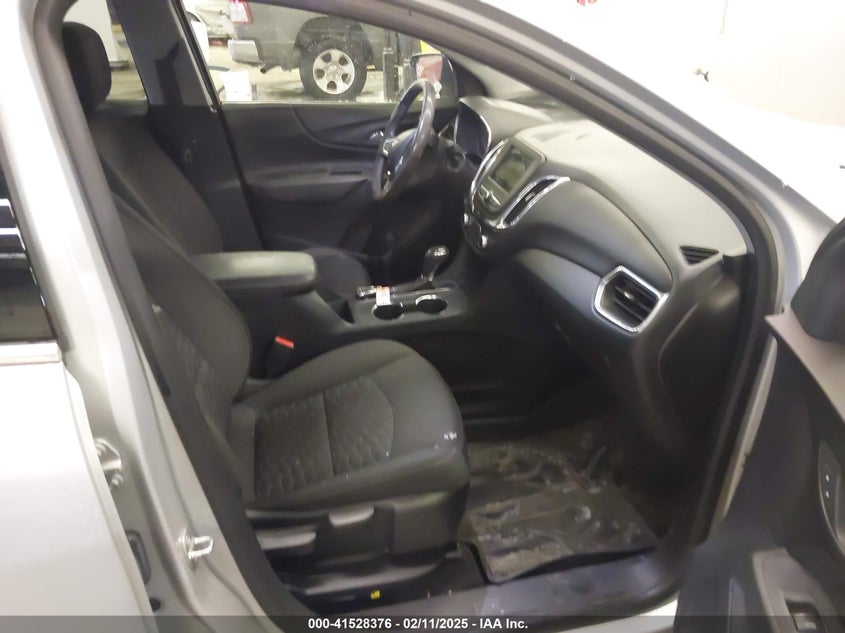 2019 CHEVROLET EQUINOX VIN: 2GNAXUEV0K6279625