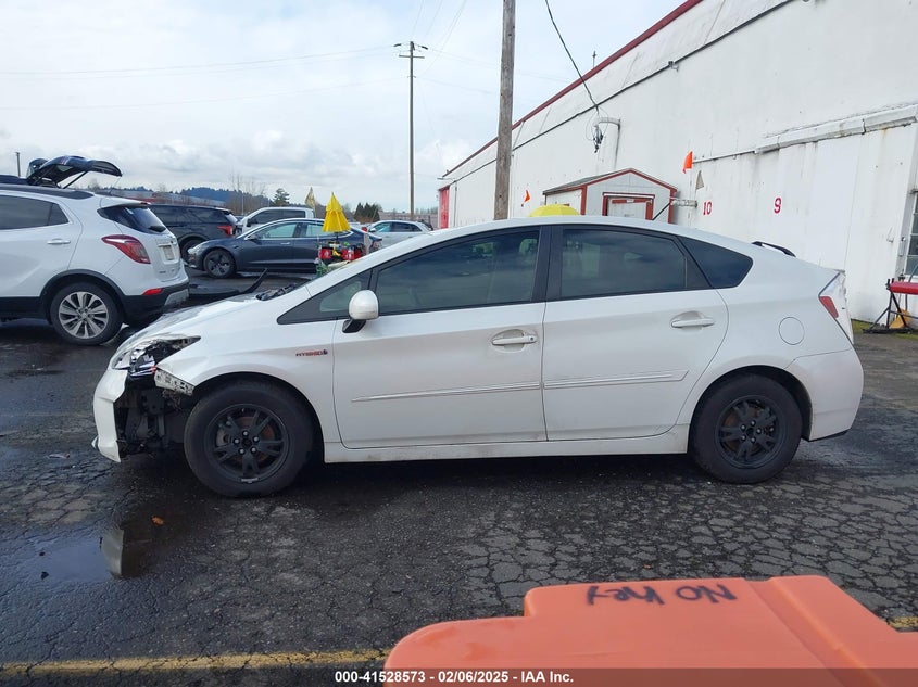2015 TOYOTA PRIUS VIN: JTDKN3DU4F1883032