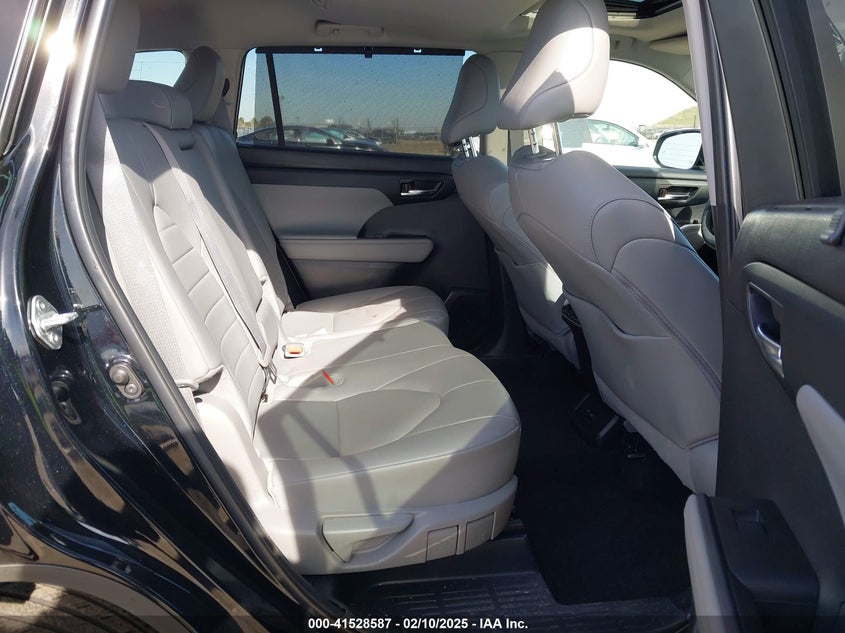 2024 TOYOTA HIGHLANDER VIN: 5TDKDRBH4RS561218