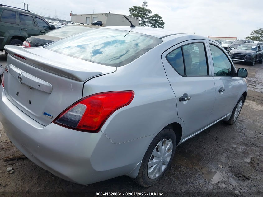 2013 NISSAN VERSA VIN: 3N1CN7AP2DL888278