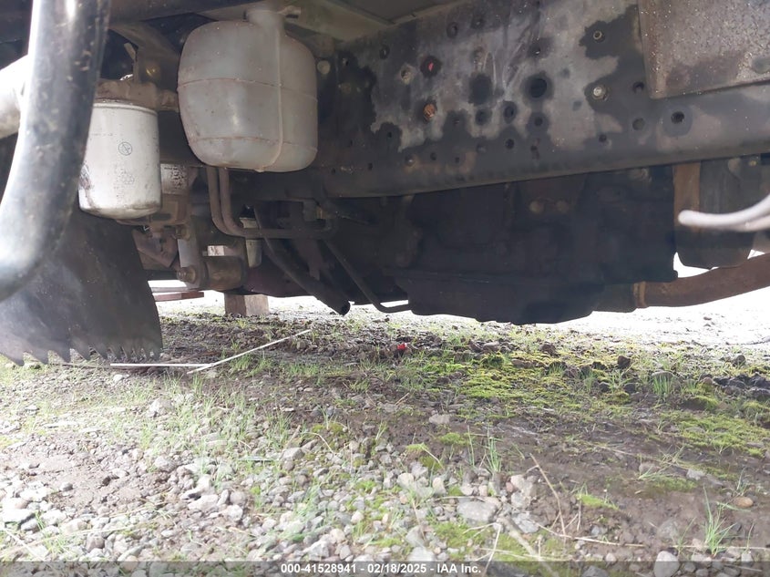 JALC4J14X37011395 2003 ISUZU NPR photo no. 9