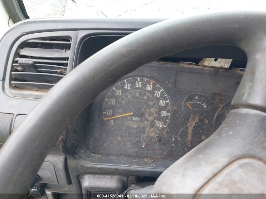 JALC4J14X37011395 2003 ISUZU NPR photo no. 5