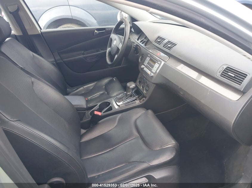 2008 VOLKSWAGEN PASSAT VIN: WVWJK73C88P005253