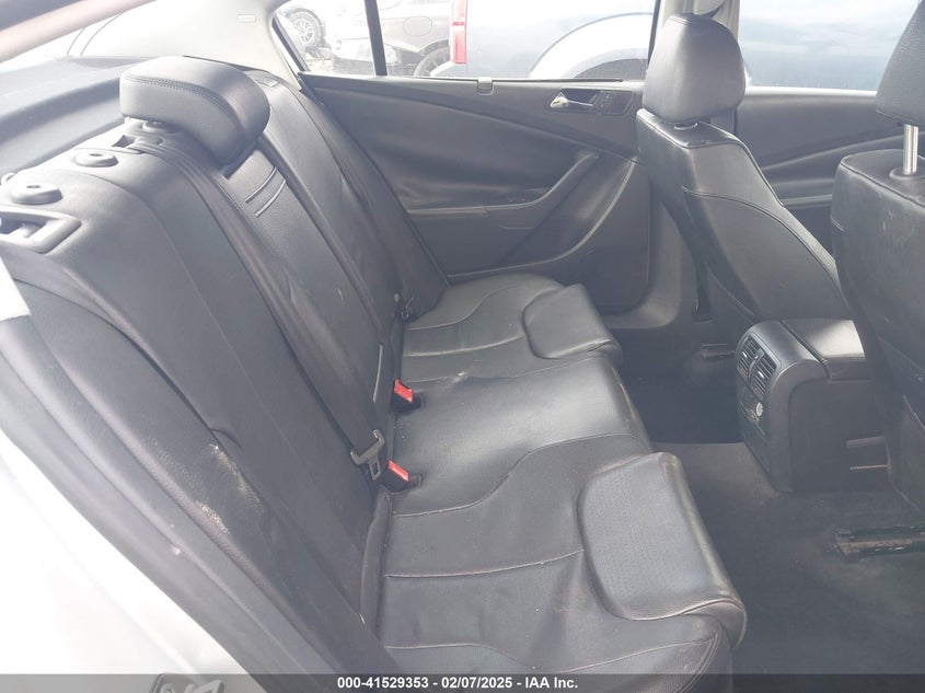 2008 VOLKSWAGEN PASSAT VIN: WVWJK73C88P005253