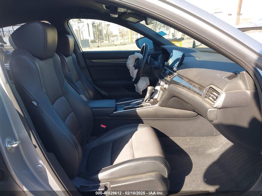 2018 HONDA ACCORD VIN: 1HGCV1F31JA191060