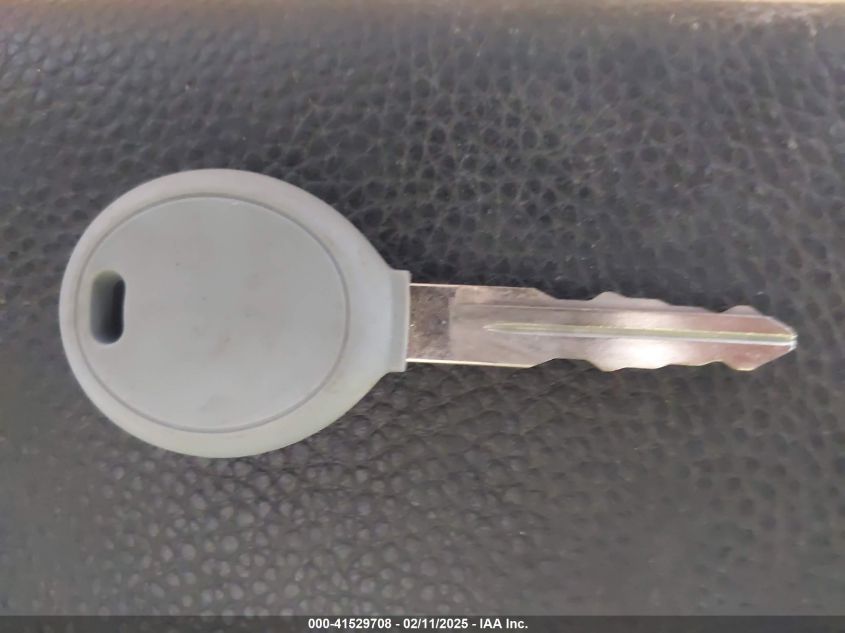 1998 Dodge Ram 2500 St VIN: 1B7KF23Z3WJ112761 Lot: 41529708