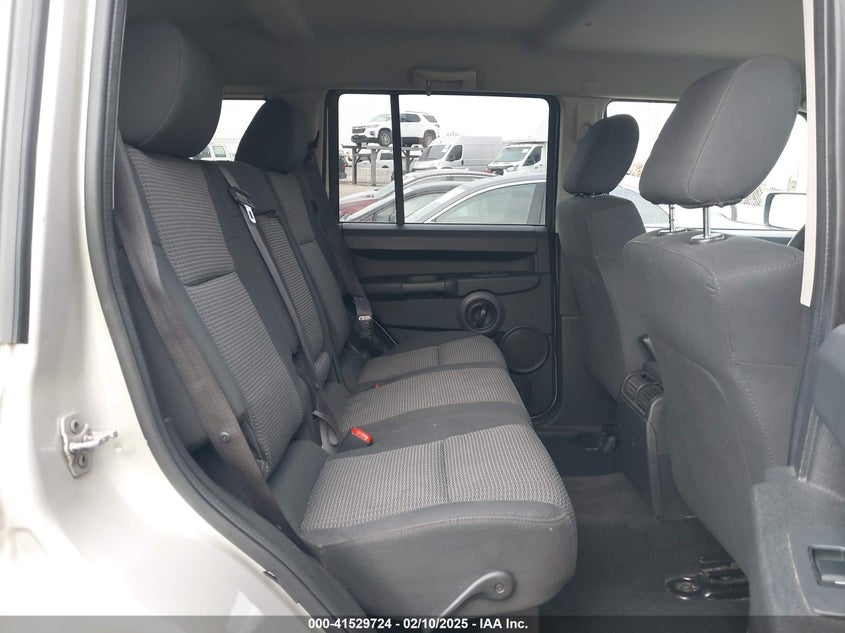 2008 Jeep Commander Sport VIN: 1J8HH48K28C155497 Lot: 41529724