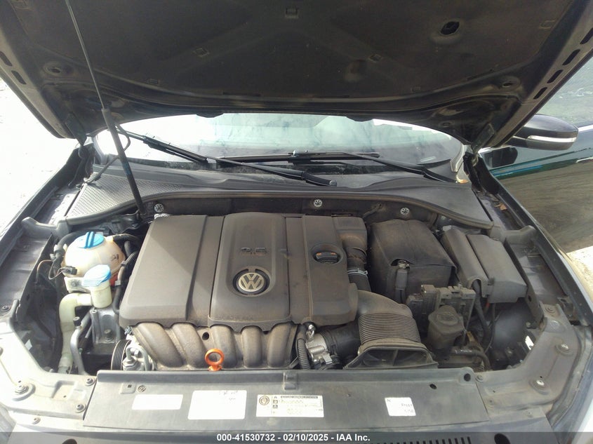 2013 VOLKSWAGEN PASSAT VIN: 1VWBH7A33DC126843