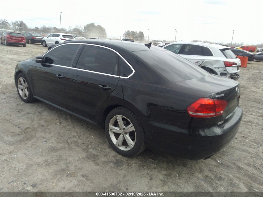 2013 VOLKSWAGEN PASSAT VIN: 1VWBH7A33DC126843