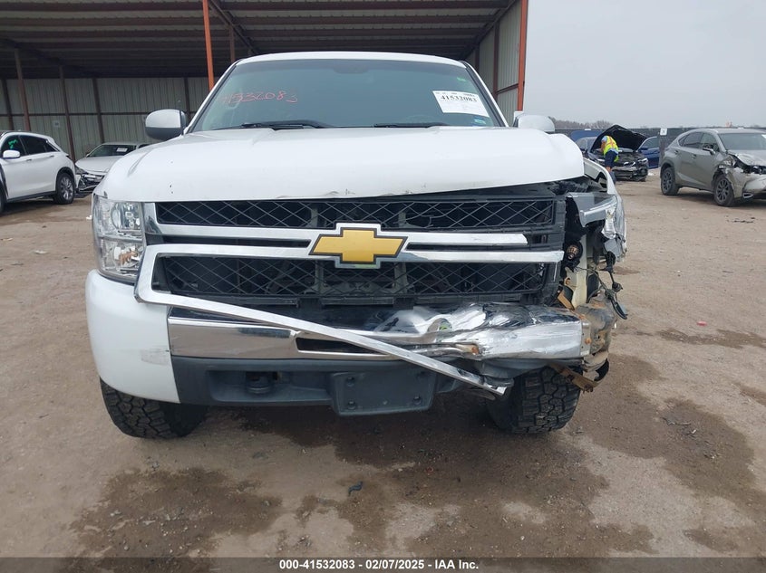2011 CHEVROLET SILVERADO VIN: 3GCPKSE38BG336064