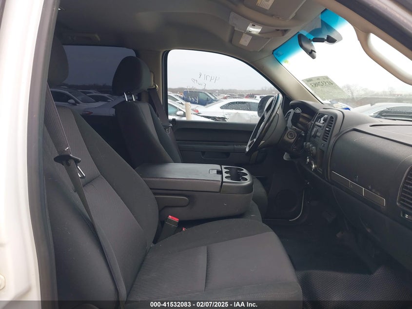 2011 CHEVROLET SILVERADO VIN: 3GCPKSE38BG336064