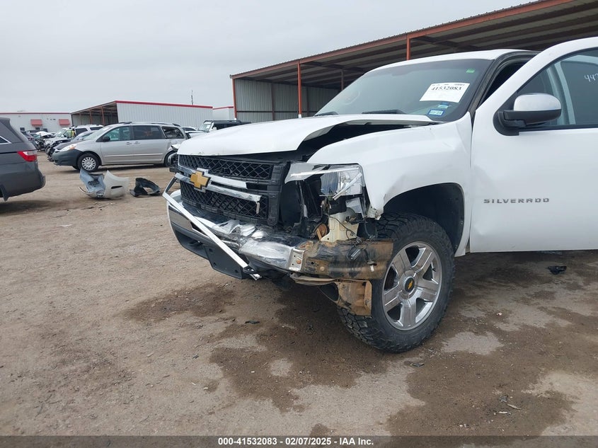 2011 CHEVROLET SILVERADO VIN: 3GCPKSE38BG336064