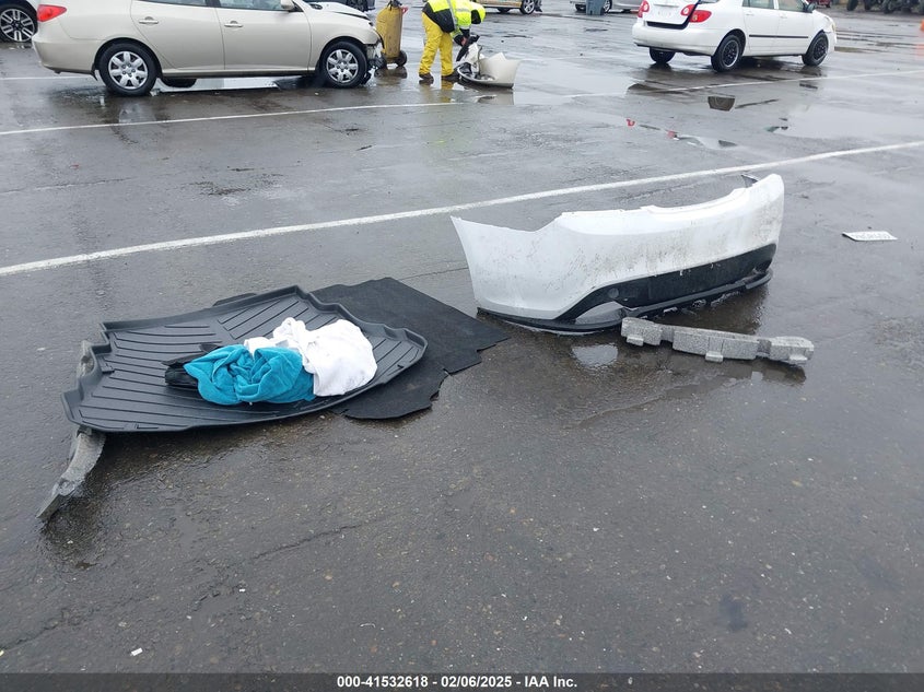 2016 HYUNDAI GENESIS 3.8 BASE - KMHHT6KJ5GU136593