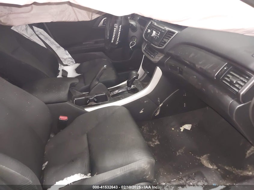 2015 HONDA ACCORD VIN: 1HGCR2F39FA273071