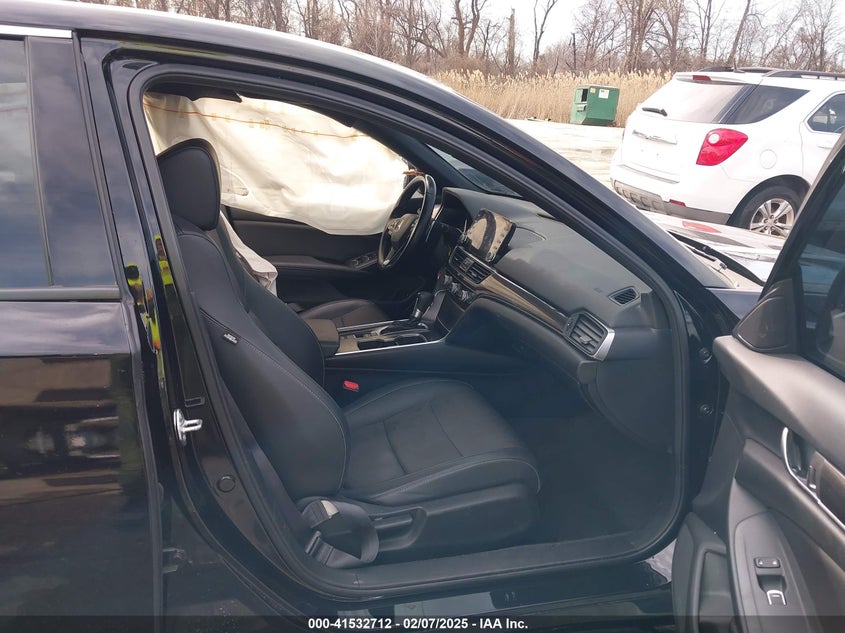 2022 HONDA ACCORD VIN: 1HGCV1F38NA086649