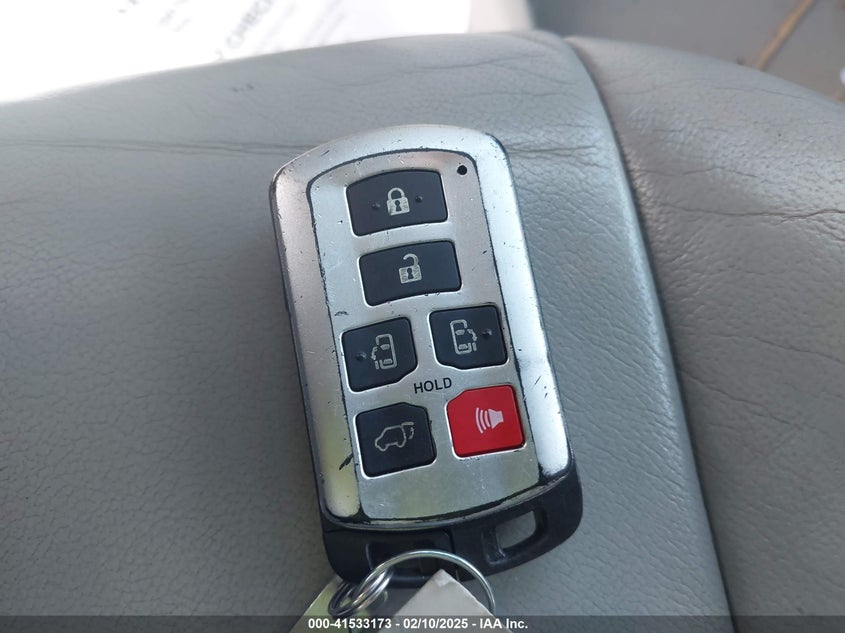 2011 TOYOTA SIENNA VIN: 5TDDK3DC0BS012604