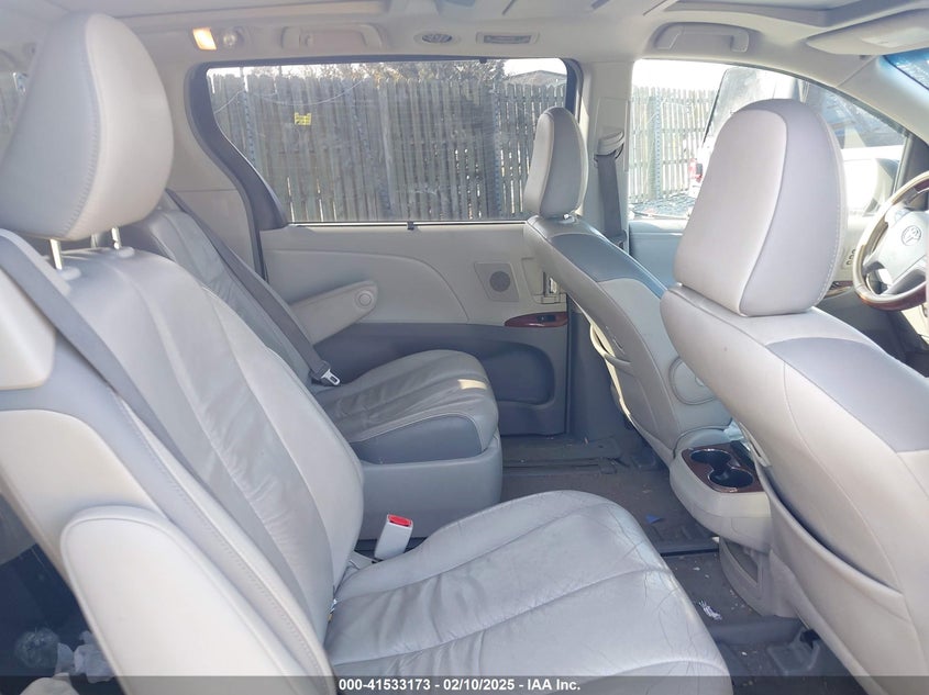 2011 TOYOTA SIENNA VIN: 5TDDK3DC0BS012604
