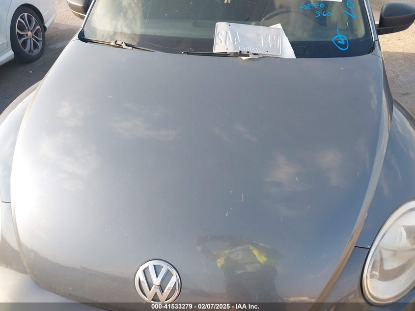 2013 VOLKSWAGEN BEETLE 2.5L ENTRY - 3VWFP7AT0DM644962