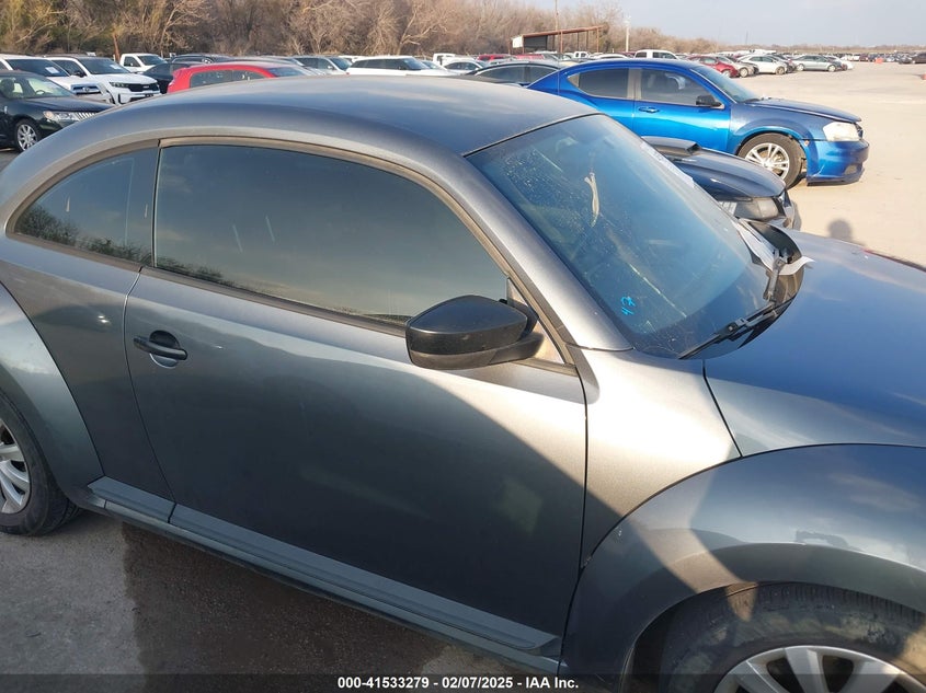 2013 VOLKSWAGEN BEETLE 2.5L ENTRY - 3VWFP7AT0DM644962