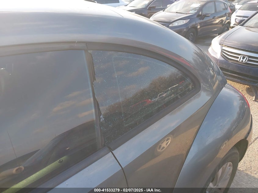 2013 VOLKSWAGEN BEETLE 2.5L ENTRY - 3VWFP7AT0DM644962