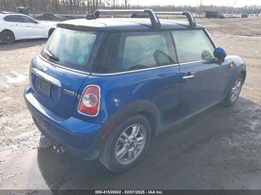 2012 MINI COOPER VIN: WMWSU3C55CT540501