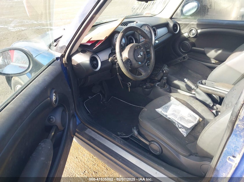 2012 MINI COOPER VIN: WMWSU3C55CT540501